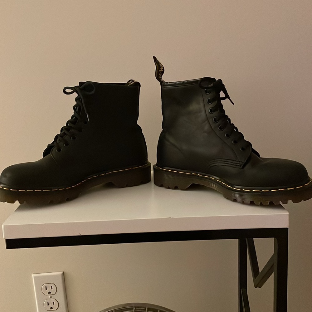 COPY - Doc Martens combat boots - Picture 2 of 6